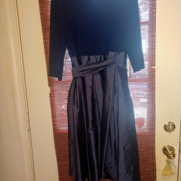 Brand New Bowtie Cocktail Dress - Picture 2 of 6